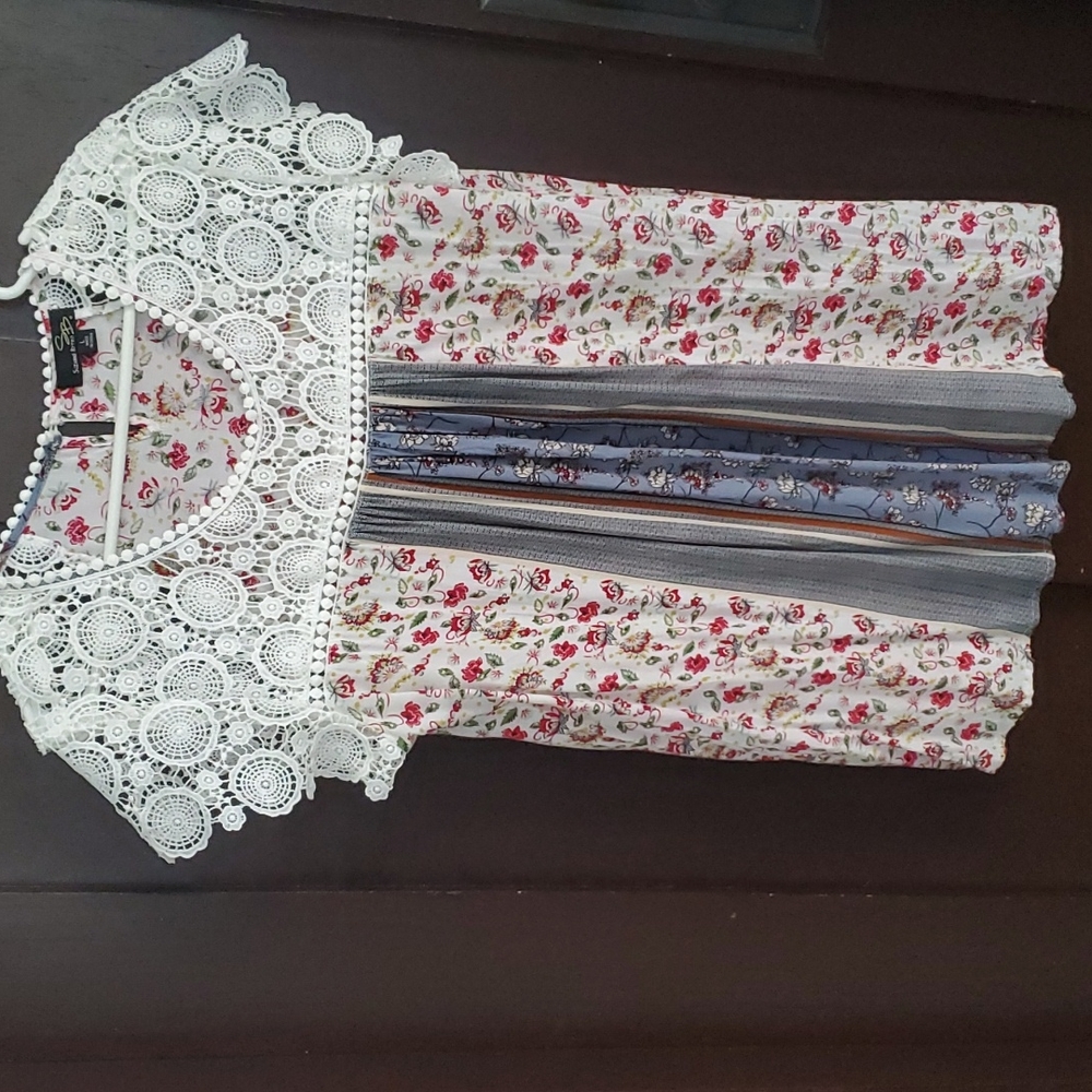 Suzanne Betro top